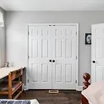 Cozy Spacious Family Home Near Carytown Fully Fenced