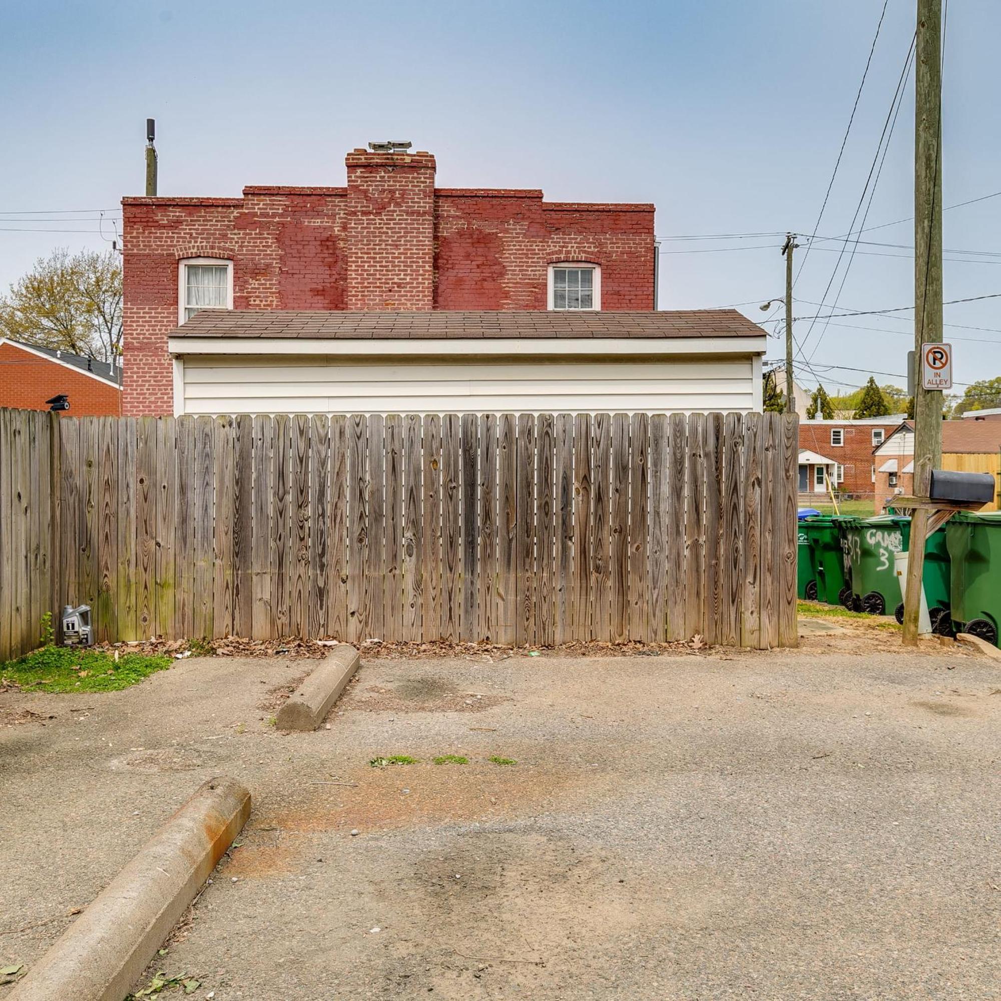 Holiday home Cozy Spacious Family Near Carytown Fully Fenced *